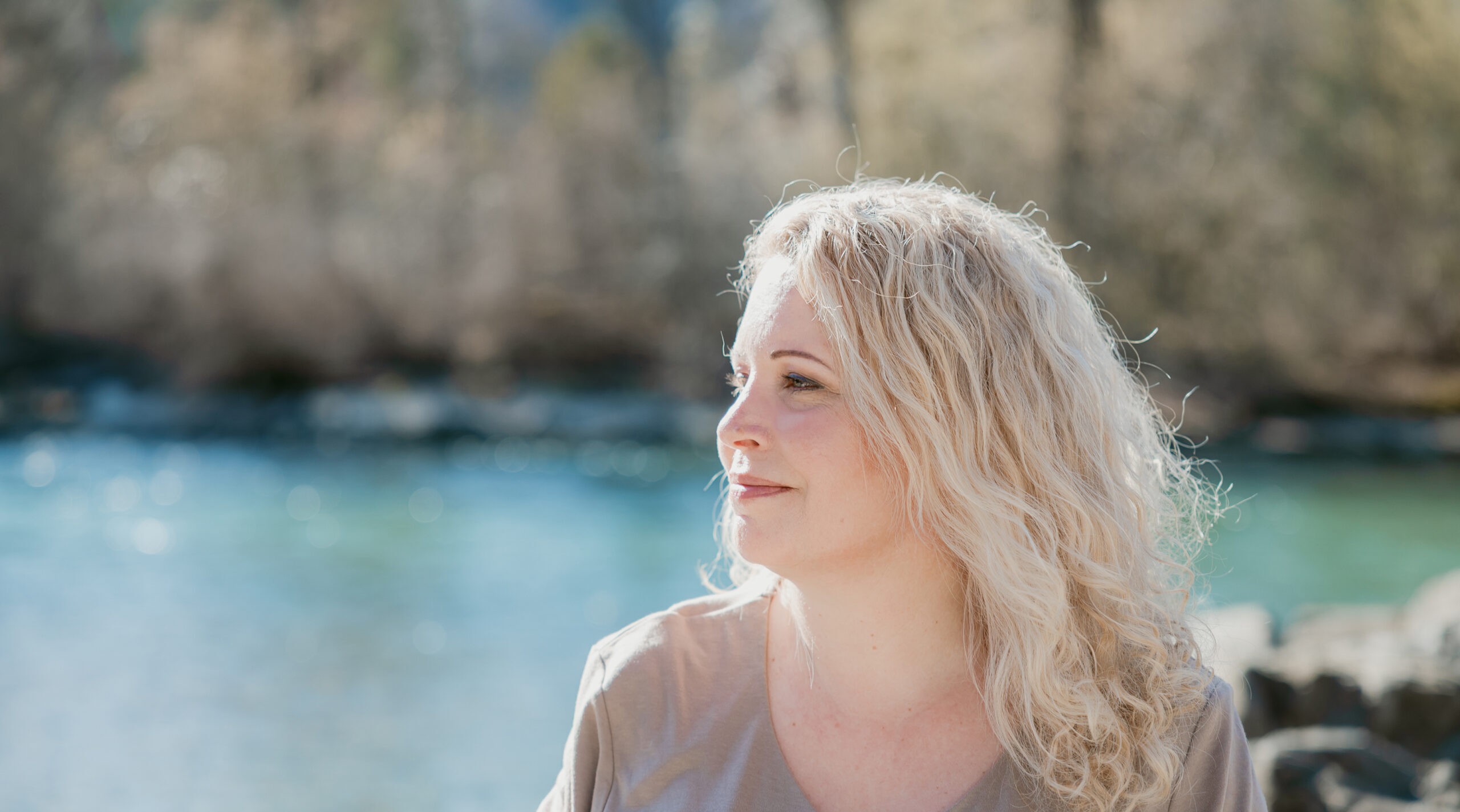 Beatrice Rubli am Wasser – Hypnose und feinfühliges Coaching in der Heilsamkeits-Oase